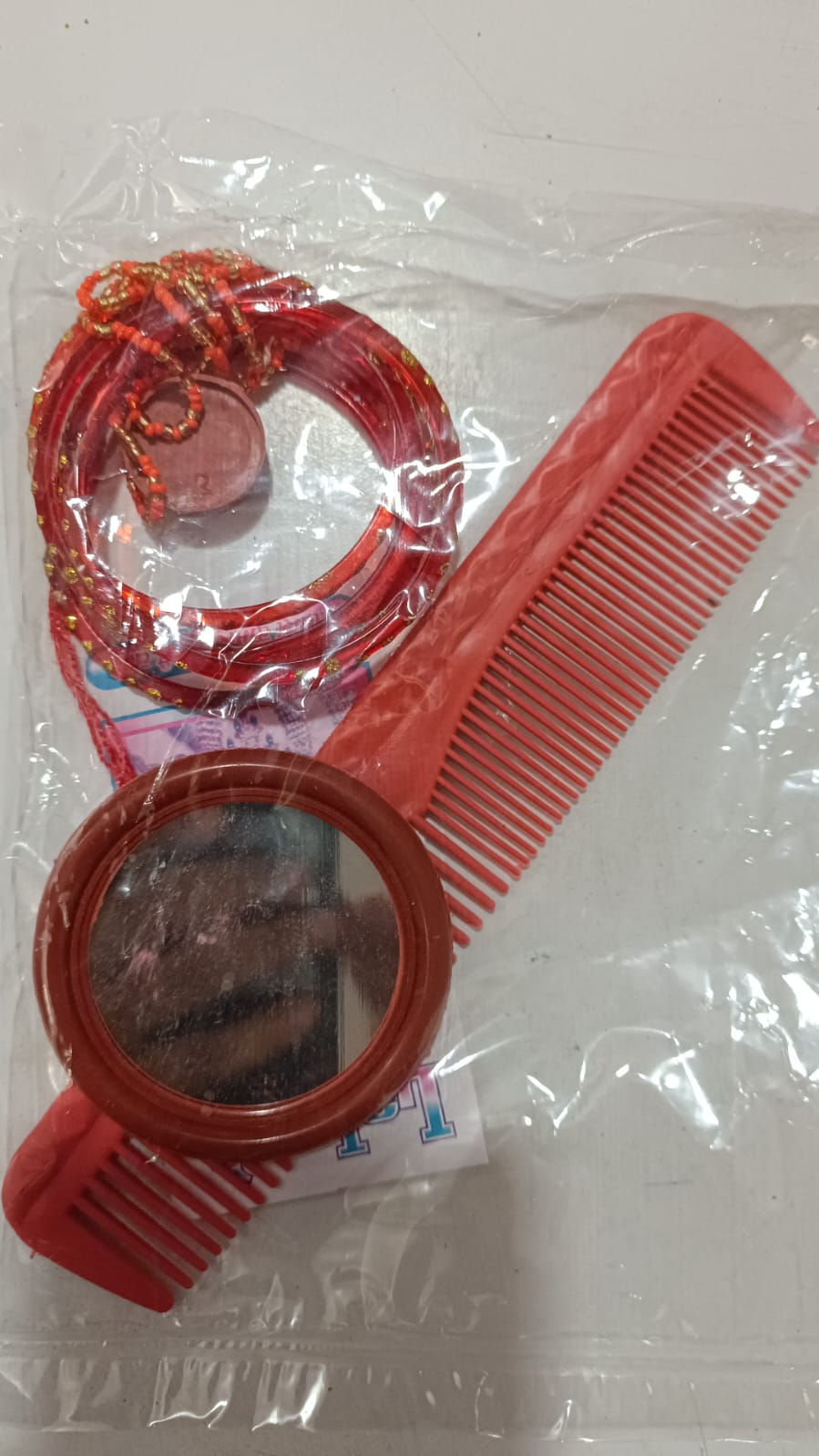 सौभाग्य, सामाग्री  souvagya